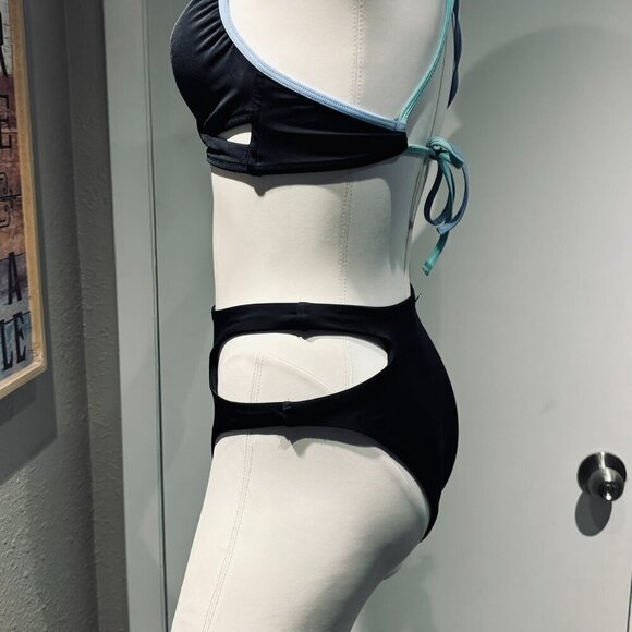 VICTORIA SECRET SWIMSUIT IN BLACK 2 PIECE - Picture 13 of 16